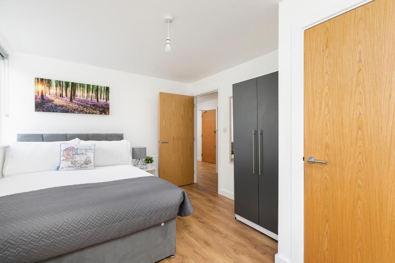 Skyvillion - 4 Bed Luxury Apartment With Balcony & Parking Enfield Exterior photo